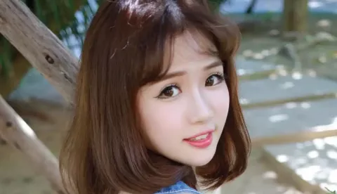 妻子被丈夫开车碾